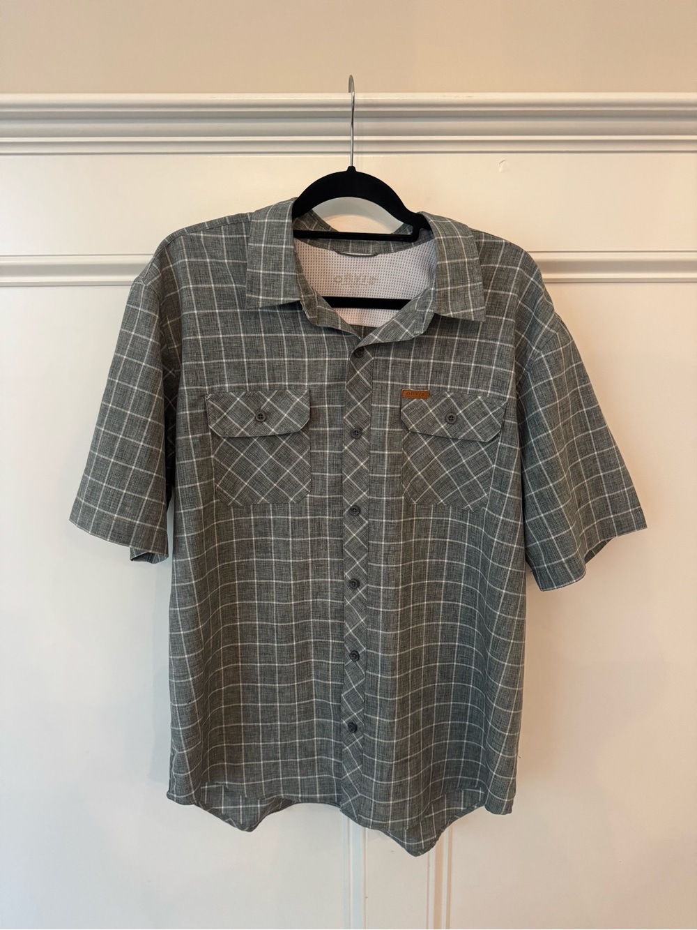 Orvis Men's Gray Plaid Short Sleeve Button-Up Shirt